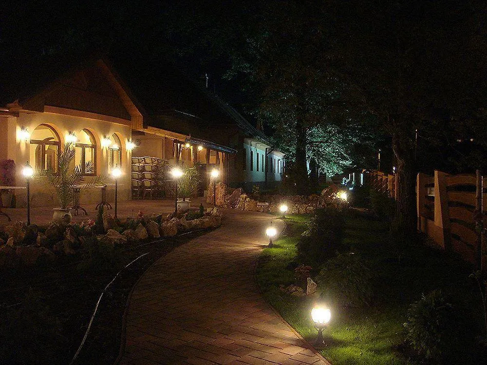 Hotel Platan Garden Rooms & Restaurant Hajdúszoboszló